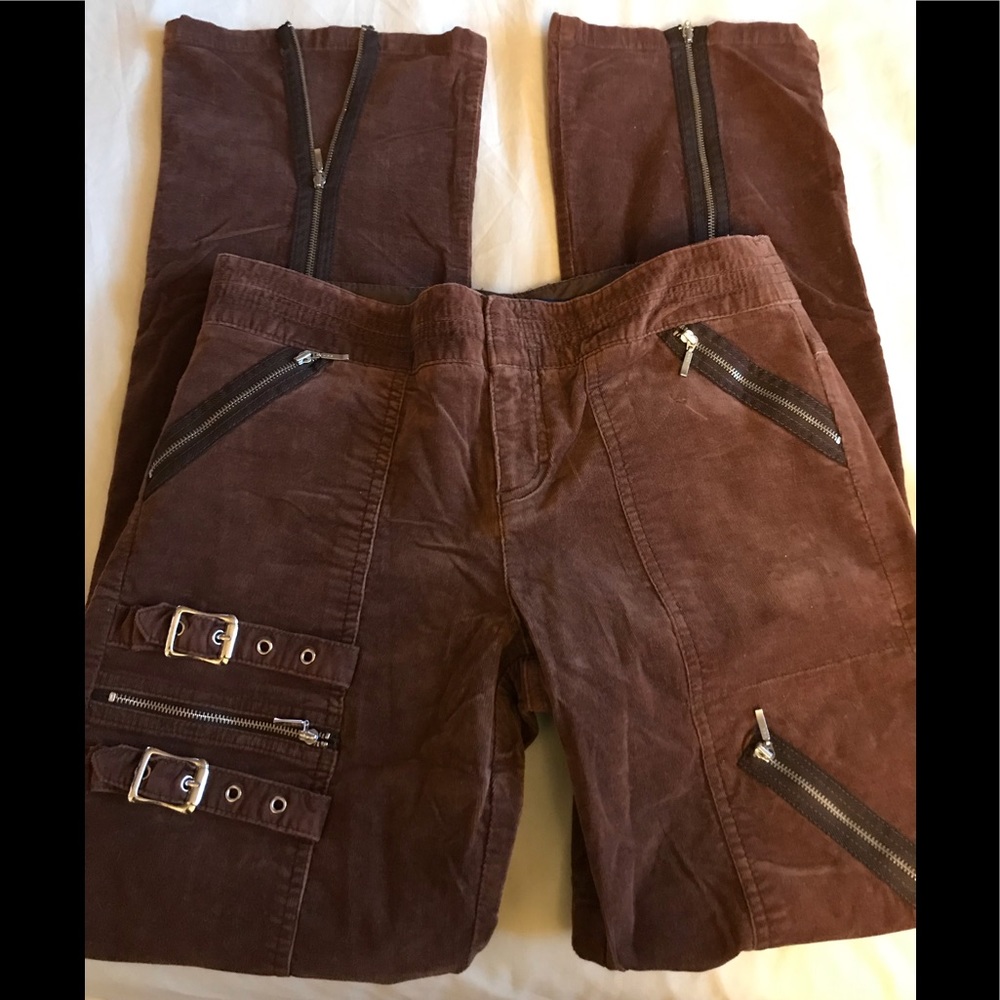 BCBG MAXAZRIA JEANS , size 8 women’s corduroy straight leg jeans waist 15 inches